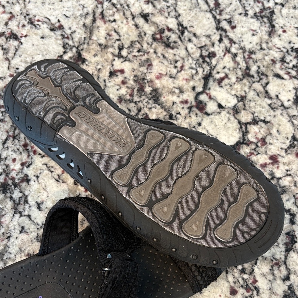 Skechers Women's Black Slide Sandals. Size 9. EUC - Picture 6 of 6